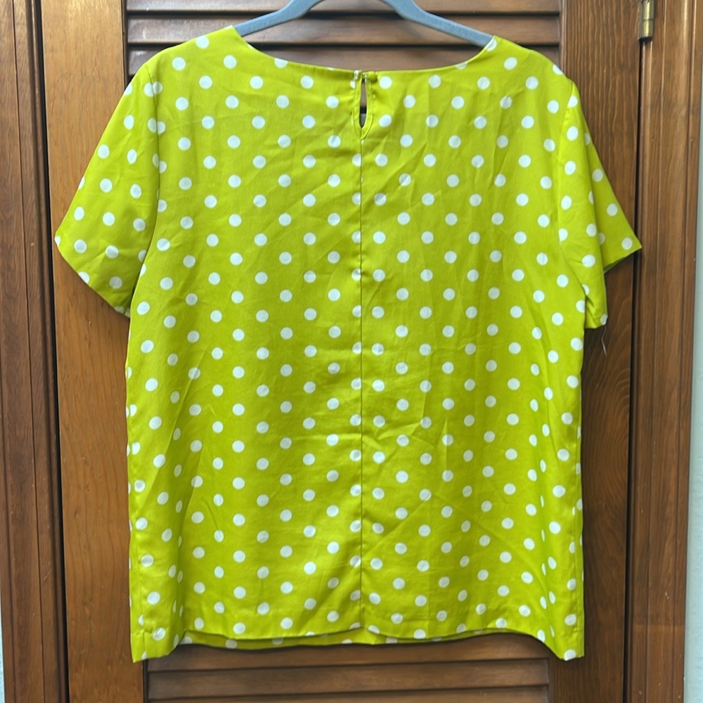 J. Crew dotted short sleeve blouse size M - Picture 4 of 5